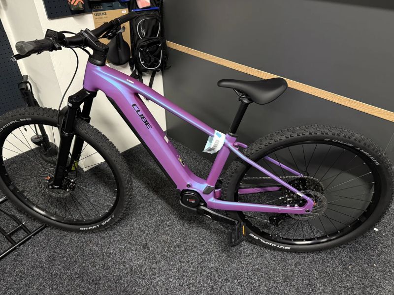 CUBE Reaction Hybrid ONE 800 vel.M 2026 NOVÝ MODEL