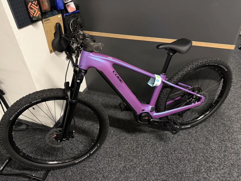 CUBE Reaction Hybrid ONE 800 vel.M 2026 NOVÝ MODEL