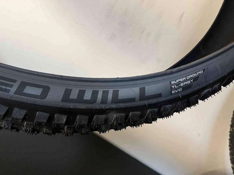 Plášť MTB Schwalbe Wicked Will Super Ground Addix Speedgrip TL-easy 29x2.4 na prodej 2x,cena za ks.