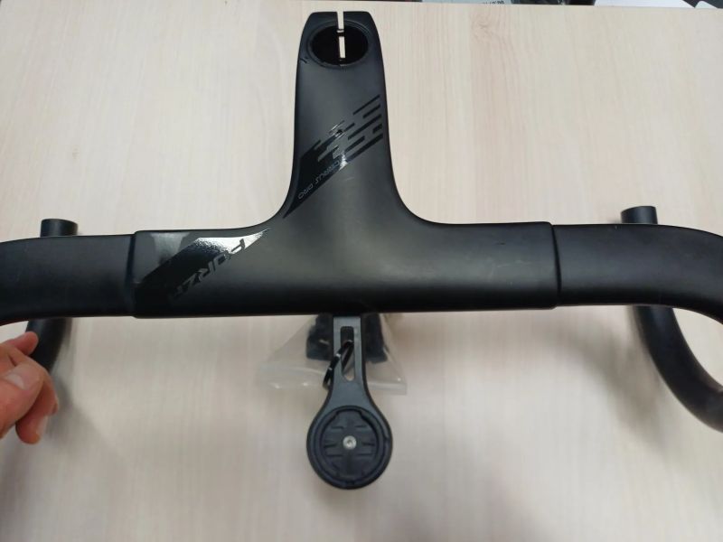 Ridley Forza Cirrus Pro – integrovaná silniční řídítka / kokpit (110 mm, 400/420 mm)