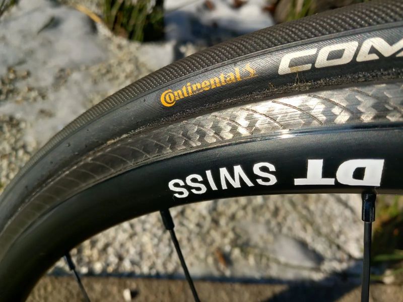 Prodám velice lehká galusková silniční kola na ráfkové brzdy váha 1115 g