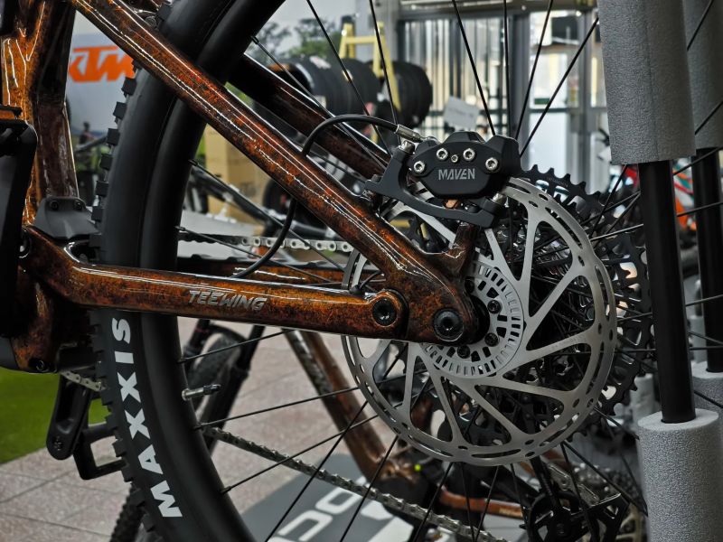 !NOVÉ! DJI Avinox - Teewing Turbo Force Pro - Fox38 Kashima, 800wh baterie, 21,5kg, vel. L