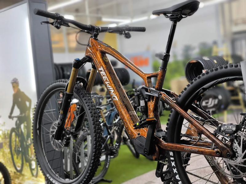 !NOVÉ! DJI Avinox - Teewing Turbo Force Pro - Fox38 Kashima, 800wh baterie, 21,5kg, vel. L