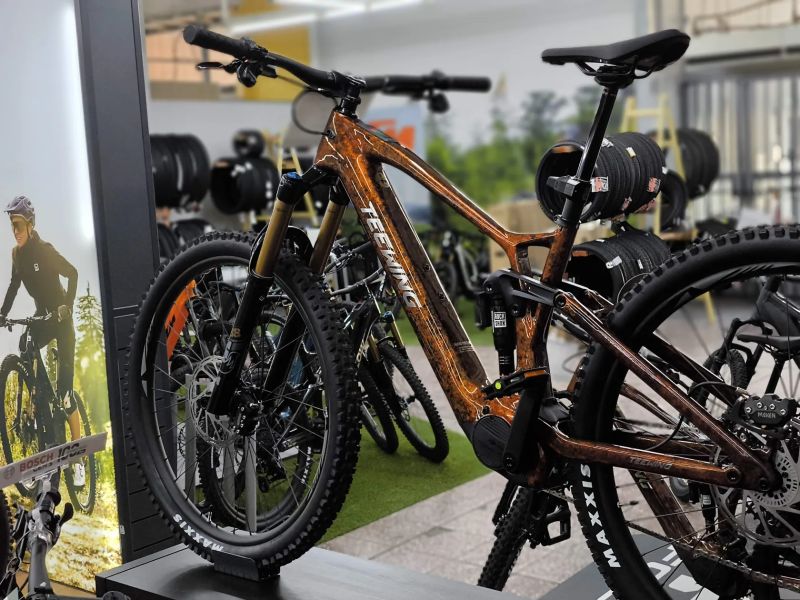 !NOVÉ! DJI Avinox - Teewing Turbo Force Pro - Fox38 Kashima, 800wh baterie, 21,5kg, vel. L