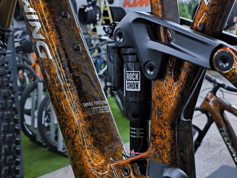 !NOVÉ! DJI Avinox - Teewing Turbo Force Pro - Fox38 Kashima, 800wh baterie, 21,5kg, vel. L