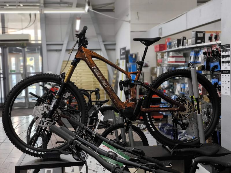 !NOVÉ! DJI Avinox - Teewing Turbo Force Pro - Fox38 Kashima, 800wh baterie, 21,5kg, vel. L