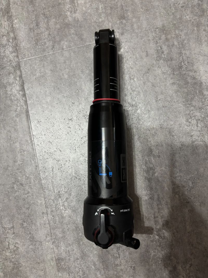 Rock Shox deluxe select+ 205x65 
