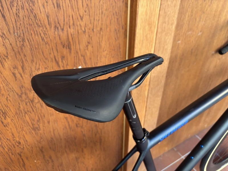 SPECIALIZED AETHOS vel. 58 cm - zakázková stavba - ULTEGRA di2 2x12 - DT SWISS ACR 62 mm