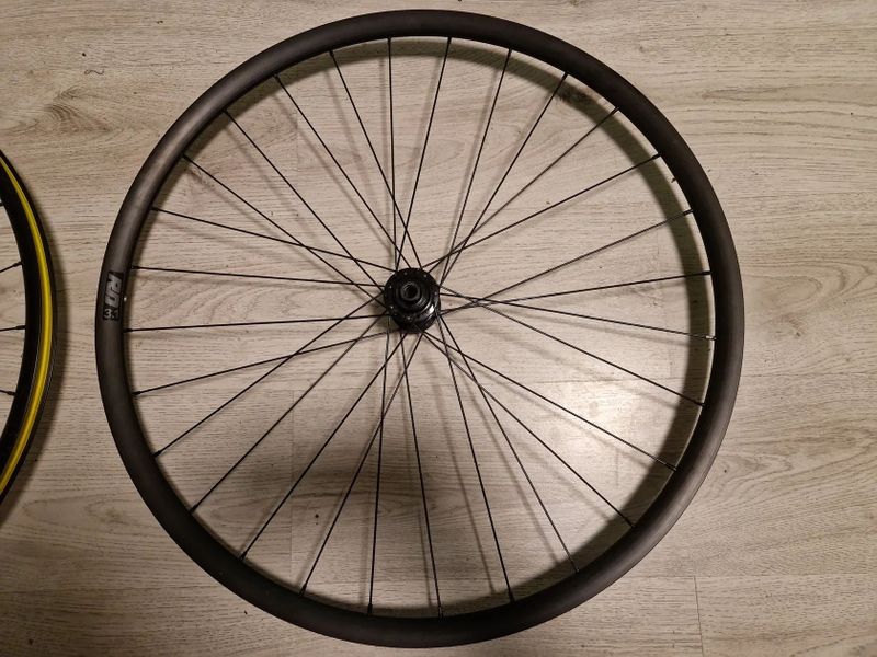 Zapletená hliníková kola rd 3.1 z kola cannondale synapse