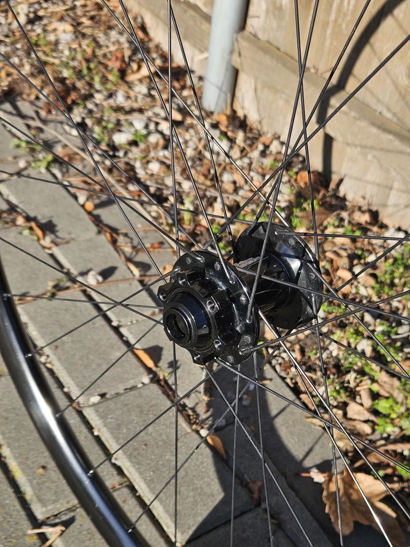 29" přední kolo Superstar Tactic 15x100 mm