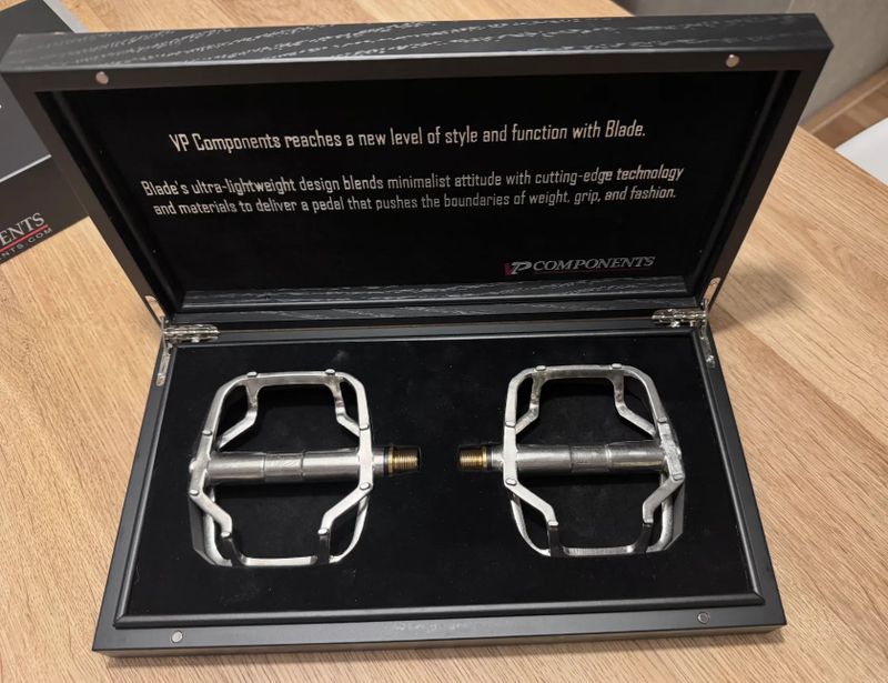 VP Components - Blade Titanium