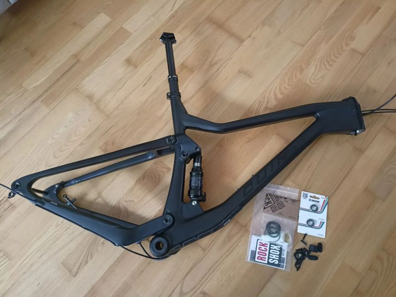 Prodám karbonový rám QUINT FS 29" 