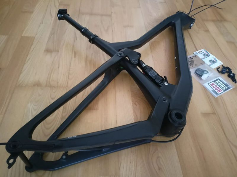 Prodám karbonový rám QUINT FS 29" 