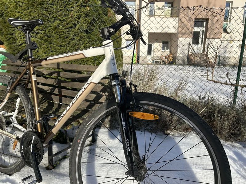 Prodám krosové kolo Author Classic s duralovým rámem a odpruženou vidlicí.