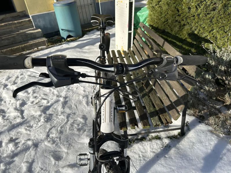 Prodám krosové kolo Author Classic s duralovým rámem a odpruženou vidlicí.