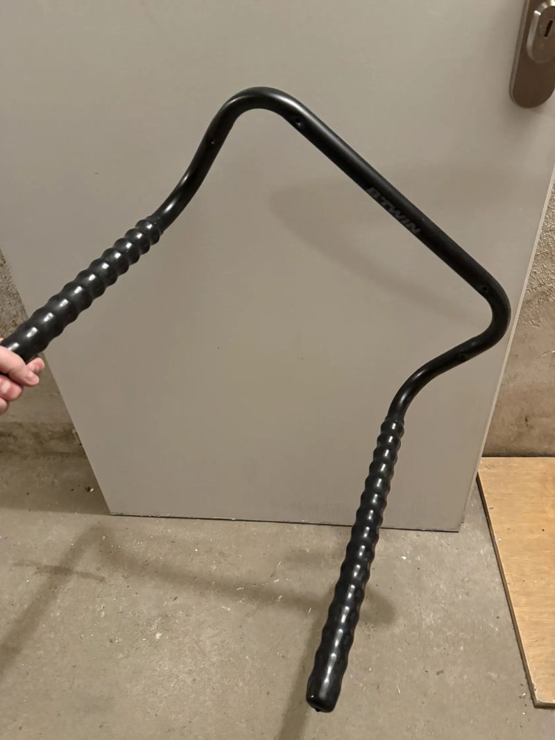 Nástěnný držák na 2 kola