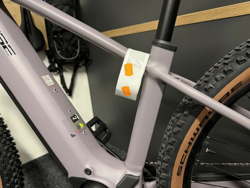 CUBE Reaction Hybrid PERFORMANCE 600 vel.M 2026 NOVÝ MODEL