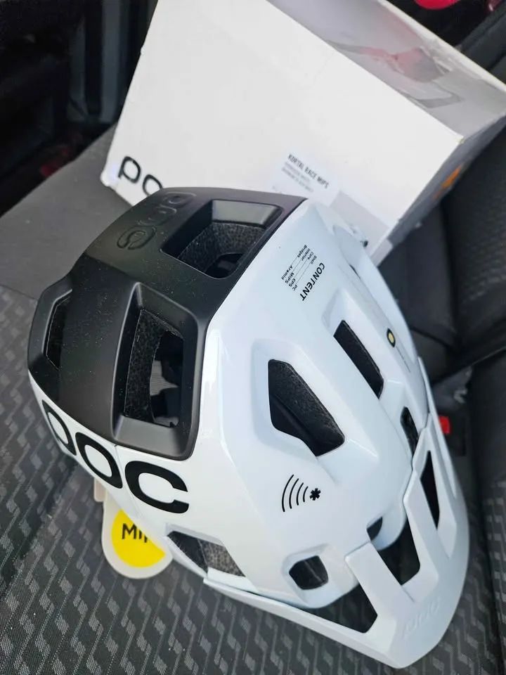 POC kortal RACE MIPS NFC 55-58 M/L BÍLÁ