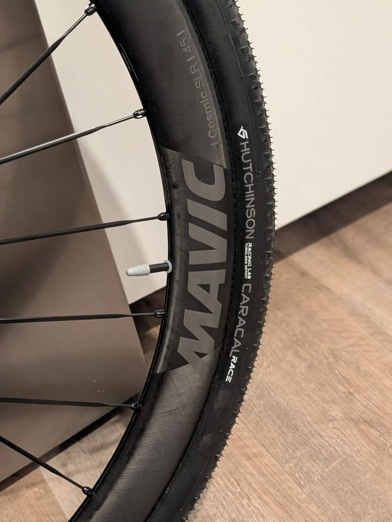 2x nejrychlejší gravel pláště Hutchinson Caracal Race Racing Lab 40, nejeté (cena za oba)