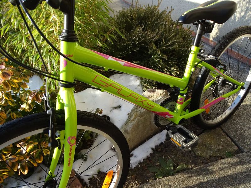 Galaxy Ruby 24" Nevyužité jako Nové