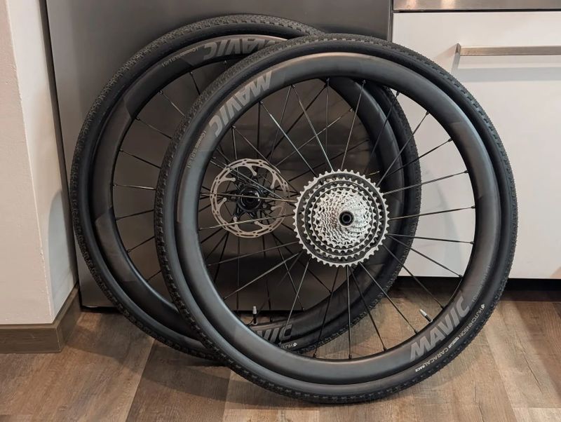 Mavic Cosmic SLR 45 (model s vnitřní šířkou 23mm) - HG, XDR, nejeté!