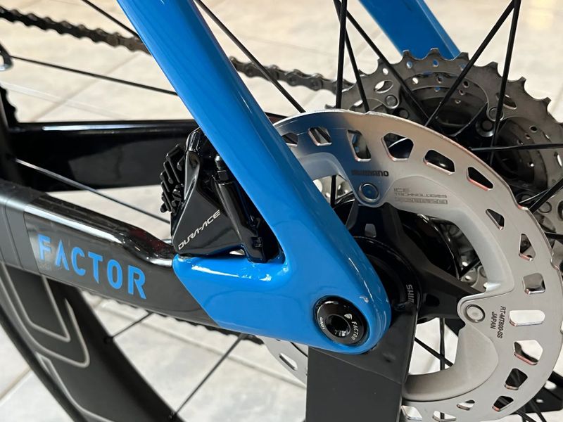 FACTOR ČASOVKÁŘSKÉ KOLO!Splňuje podmínky UCI.