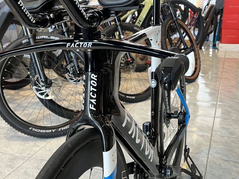 FACTOR ČASOVKÁŘSKÉ KOLO!Splňuje podmínky UCI.