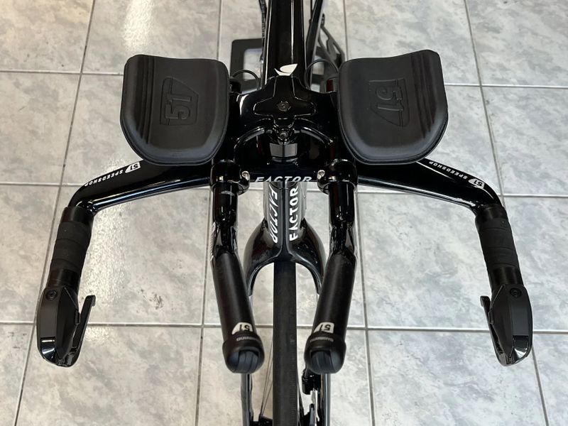 FACTOR ČASOVKÁŘSKÉ KOLO!Splňuje podmínky UCI.