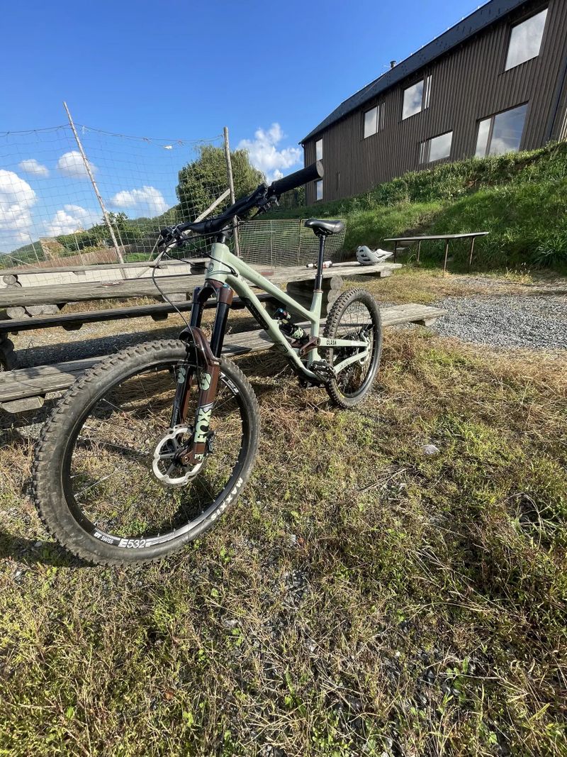 Commencal Clash Essential