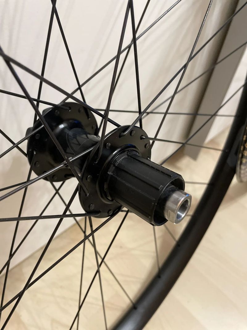 Rock Shox Lyrik Base 150 + zapletená kola Race Face (nové)