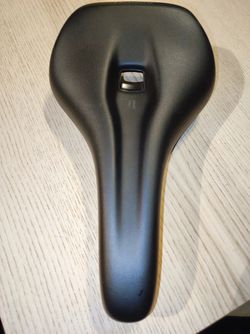 Sedlo Ergon, cena včetně dopravy.