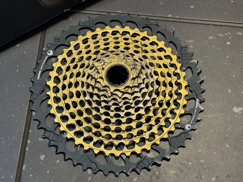 Kazeta SRAM XX1 10-52 zlatá - jako nová, 200km