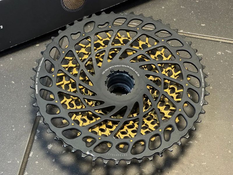 Kazeta SRAM XX1 10-52 zlatá - jako nová, 200km