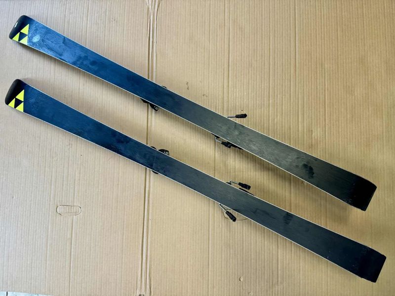 Lyže FISCHER RC4 World Cup GS + vázání FISCHER Z11 - 135cm