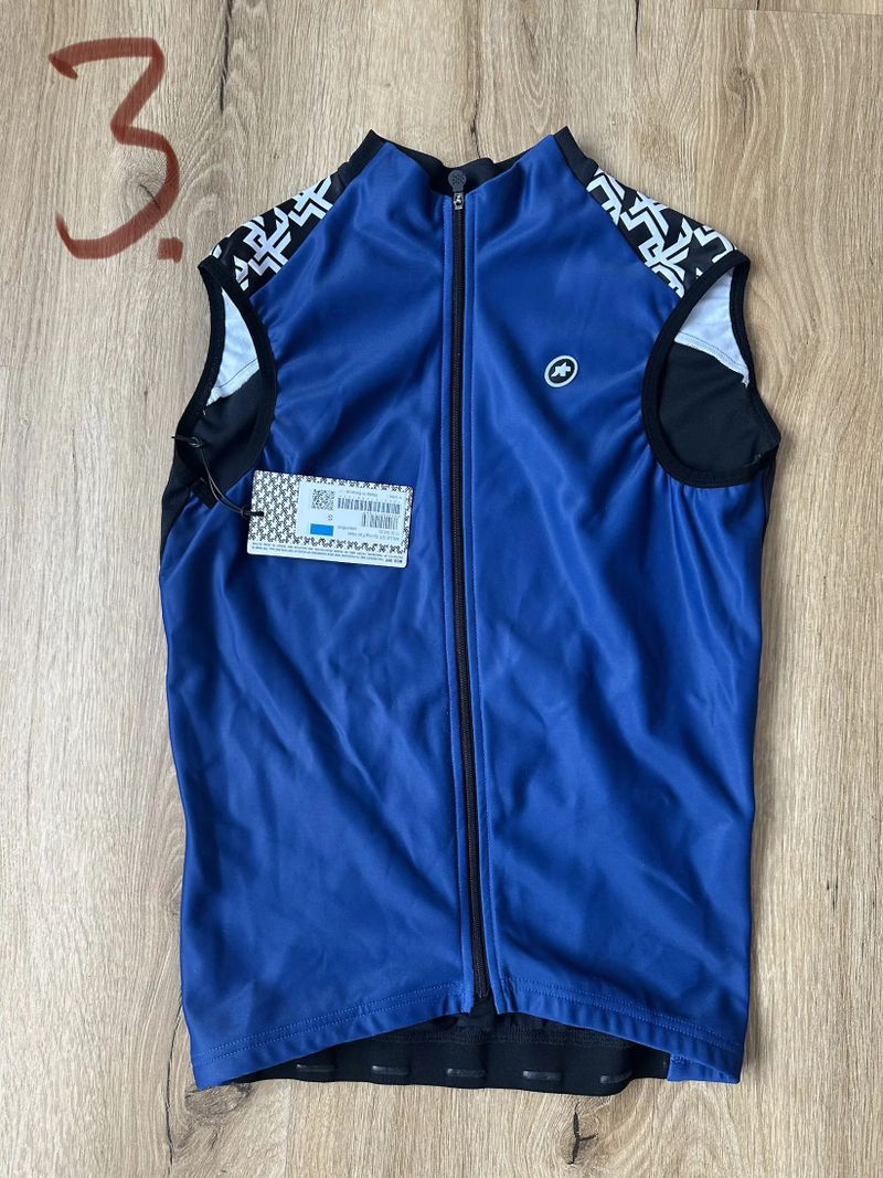 Oblečení Assos ( dres letní / bunda podzimní / vesta zateplená ) 