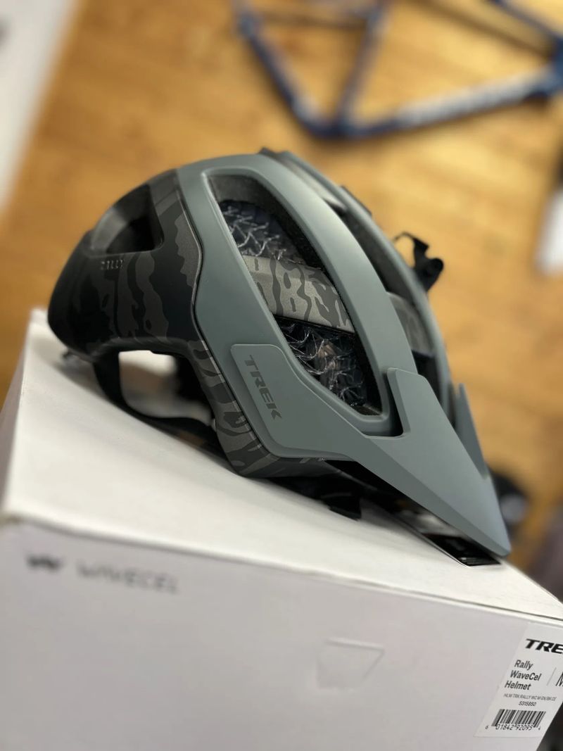 Přilba TREK Rally WaveCel