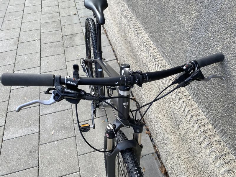 Trek Dual Sport 4 2018 rám 17.5"