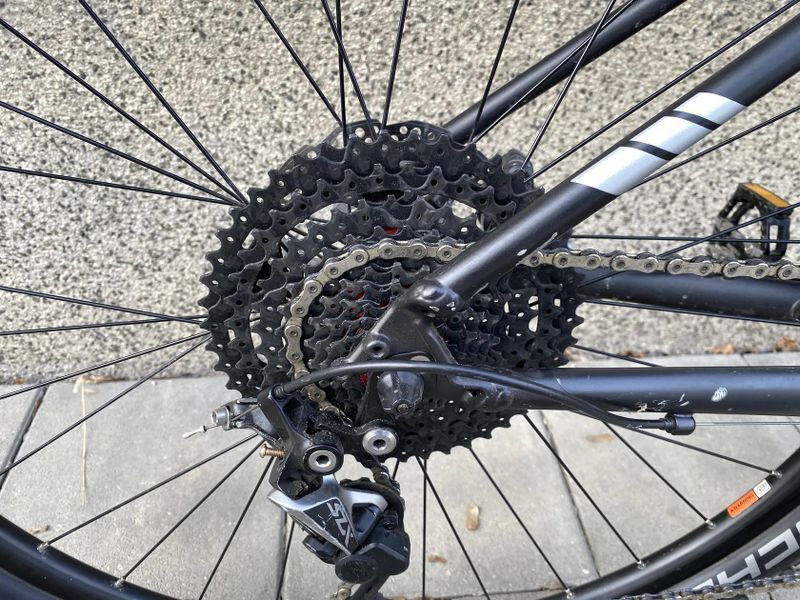 Trek Dual Sport 4 2018 rám 17.5"