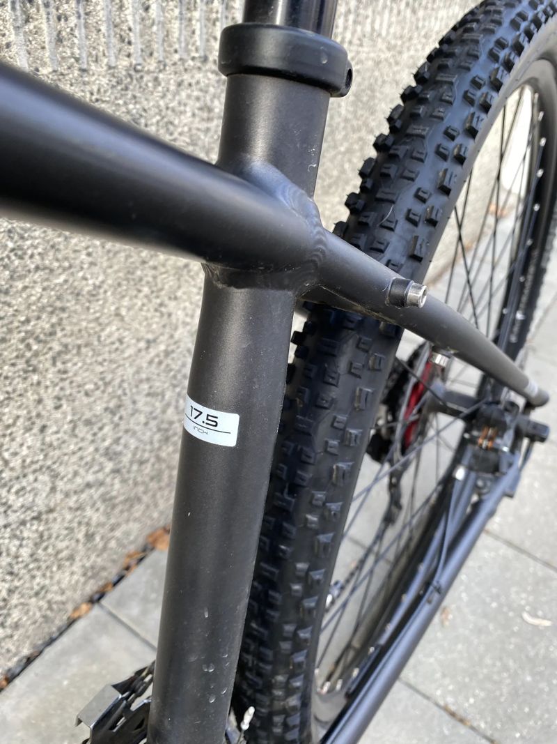 Trek Dual Sport 4 2018 rám 17.5"