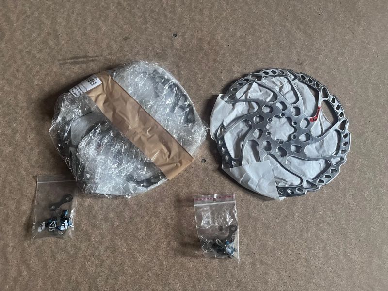 Brzdový kotouč Shimano SLX SM-RT66, 6děr, 203mm