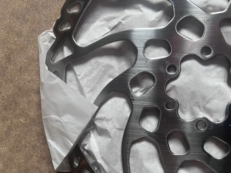 Brzdový kotouč Shimano SLX SM-RT66, 6děr, 203mm