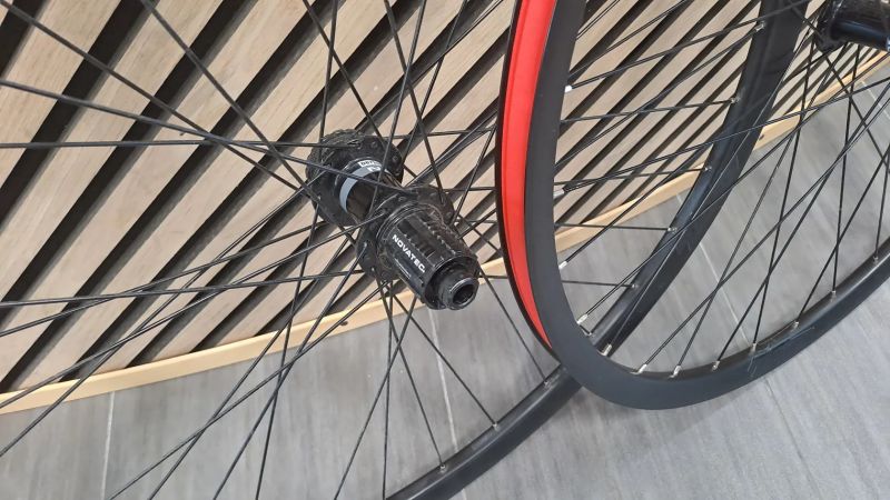 Zapletená kola 28", gravel