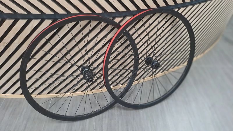 Zapletená kola 28", gravel