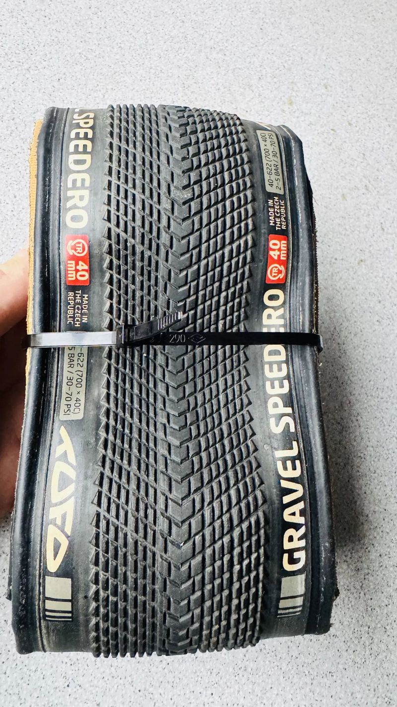 Gravel plášť TUFO SPEEDERO, bezdušový - černý