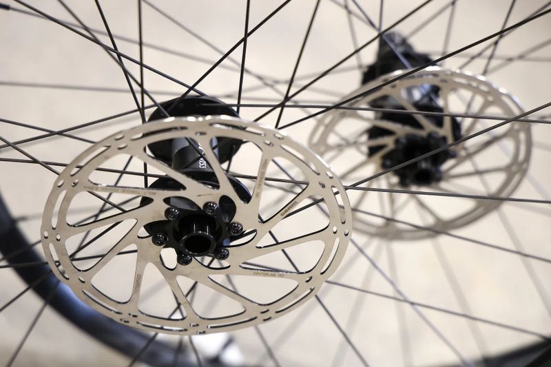 Nová nejetá kola Race Face/DT Swiss + kotouče Sram ZDARMA