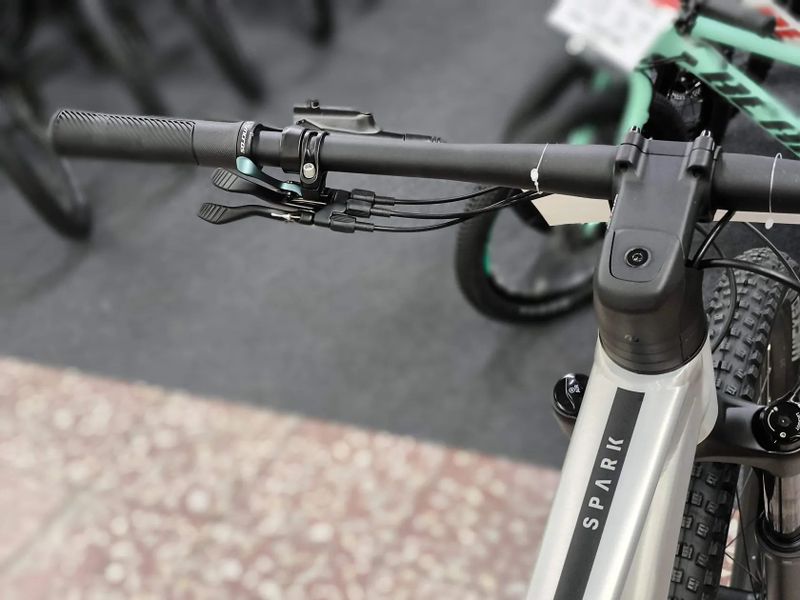 !!!NOVÝ!!! SCOTT Spark 970 silver, Rock Shox Judy 130mm, vel. L