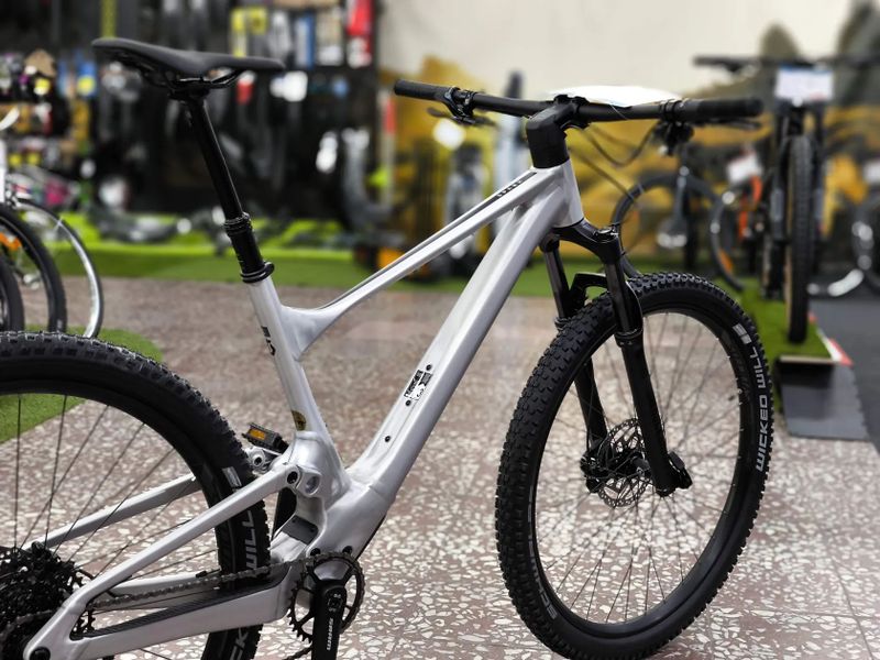 !!!NOVÝ!!! SCOTT Spark 970 silver, Rock Shox Judy 130mm, vel. L