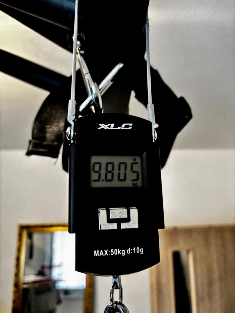 Černá raketa Scalpel HT 2024 XL celokarbon AXS váha 9.8Kg