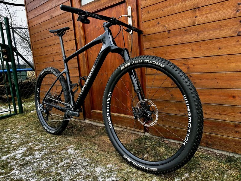 Černá raketa Scalpel HT 2024 XL celokarbon AXS váha 9.8Kg