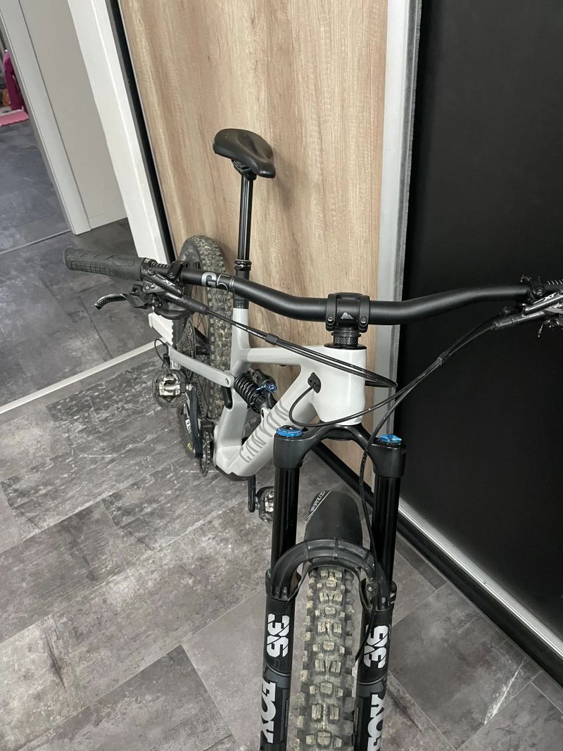 Canyon Spectral CF 8